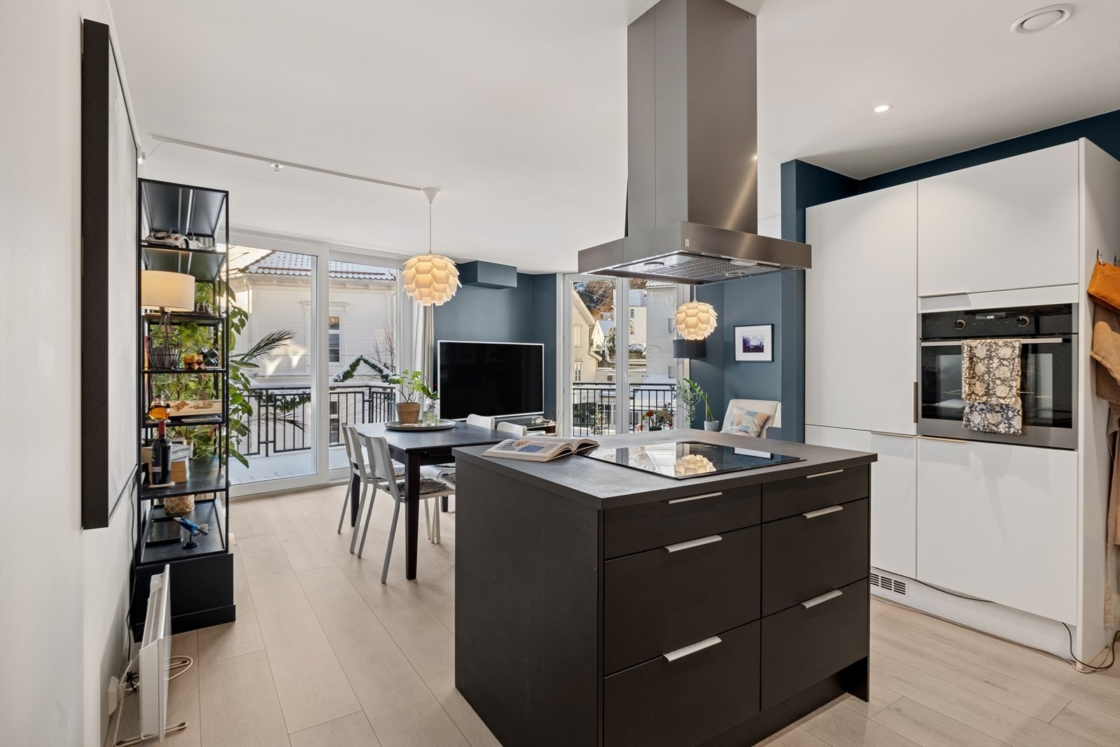 Vedr. hvitevarer se pkt. "løsøre og tilbehør" i salgsoppgaven. Galleribilde