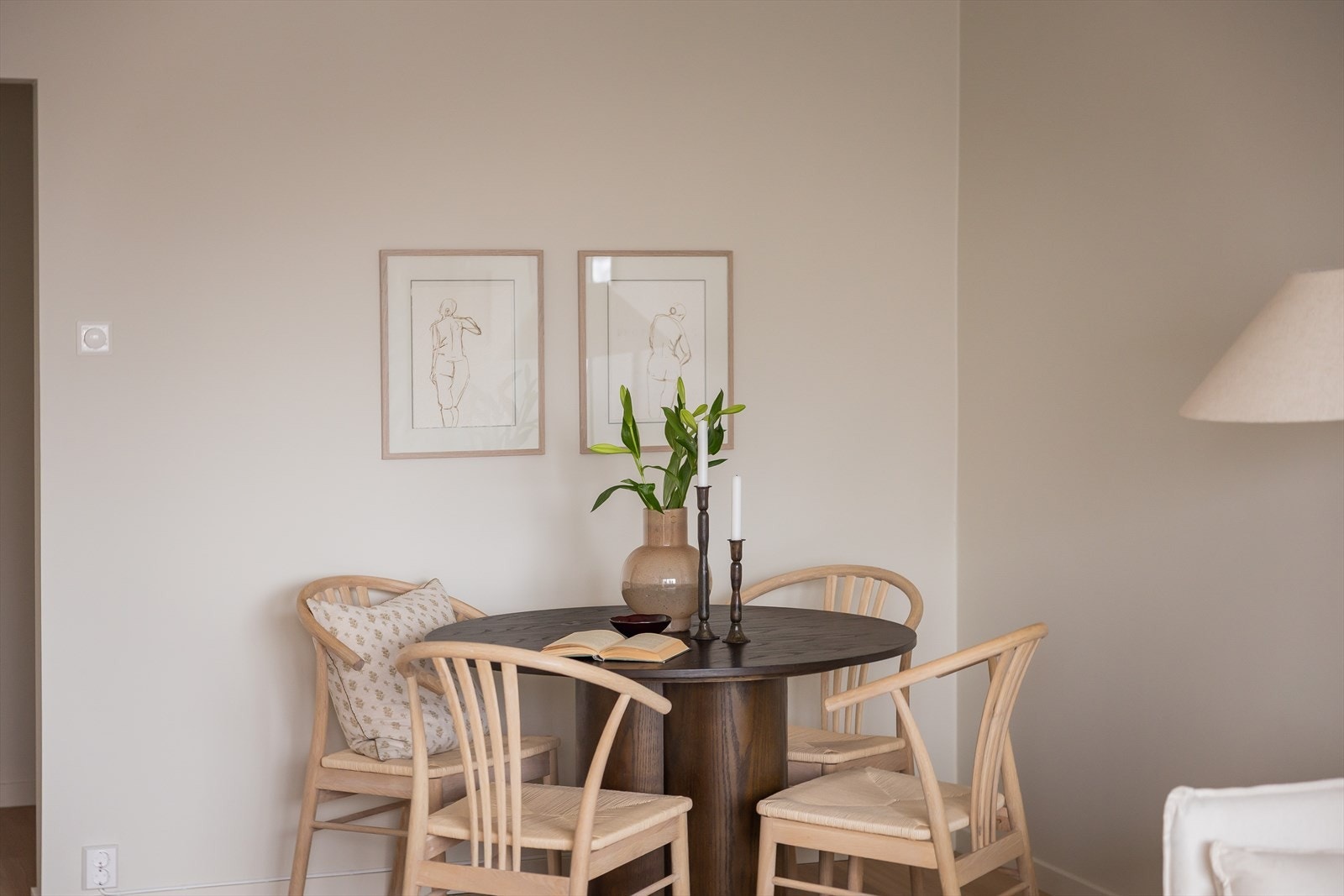 Leiligheten er sparklet og malt av profesjonelle fagfolk, noe som løfter standarden ytterligere. Galleribilde