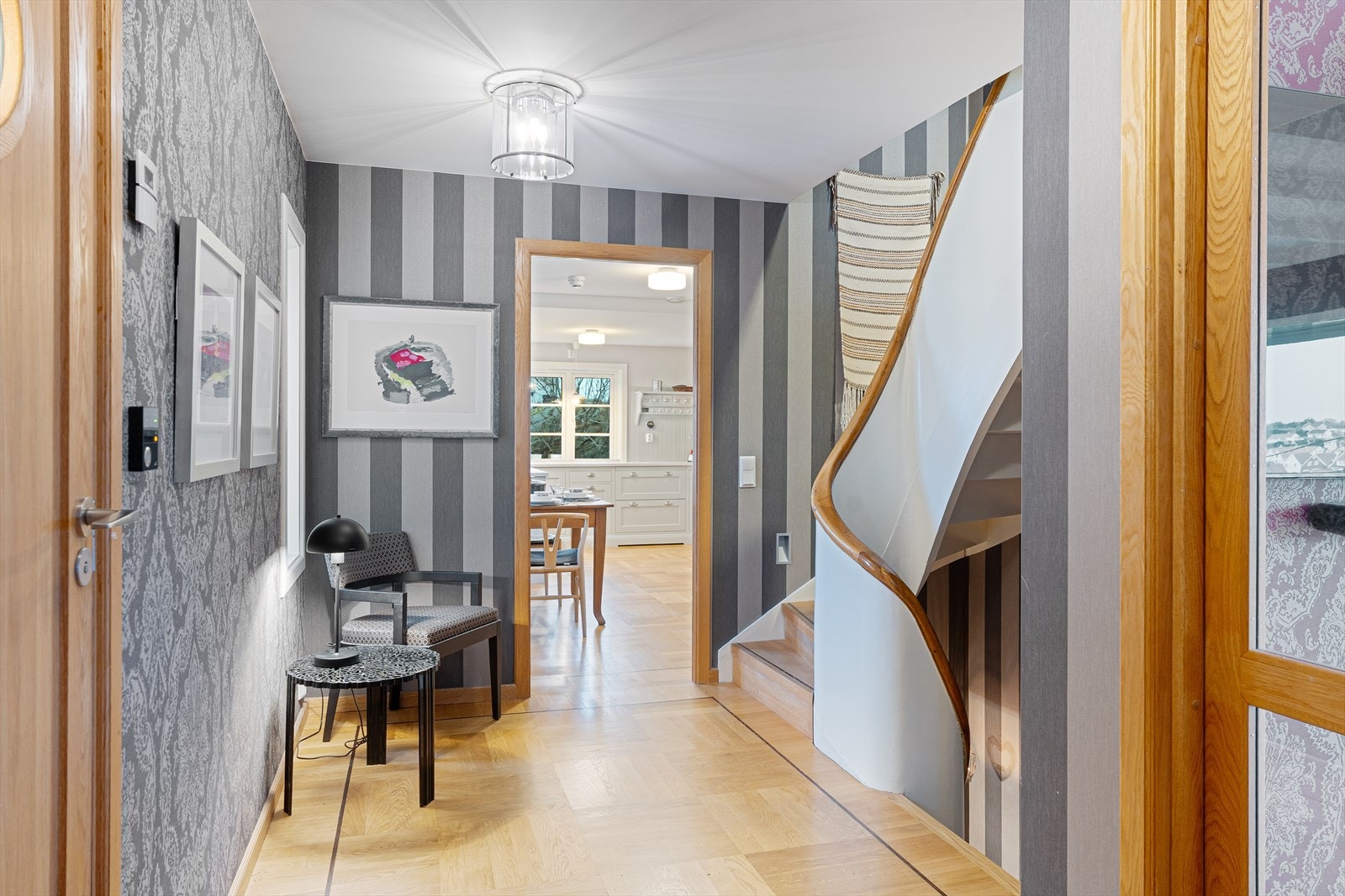 Trapp opp til loftsetasjen Galleribilde