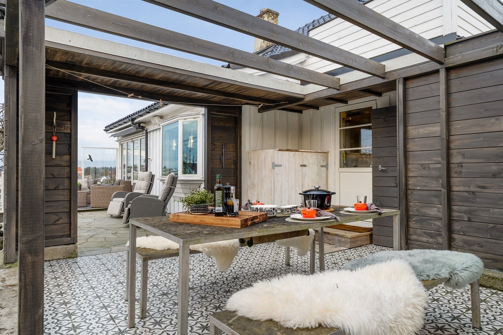 Praktisk utgang biinngang ut på terrassen Galleribilde