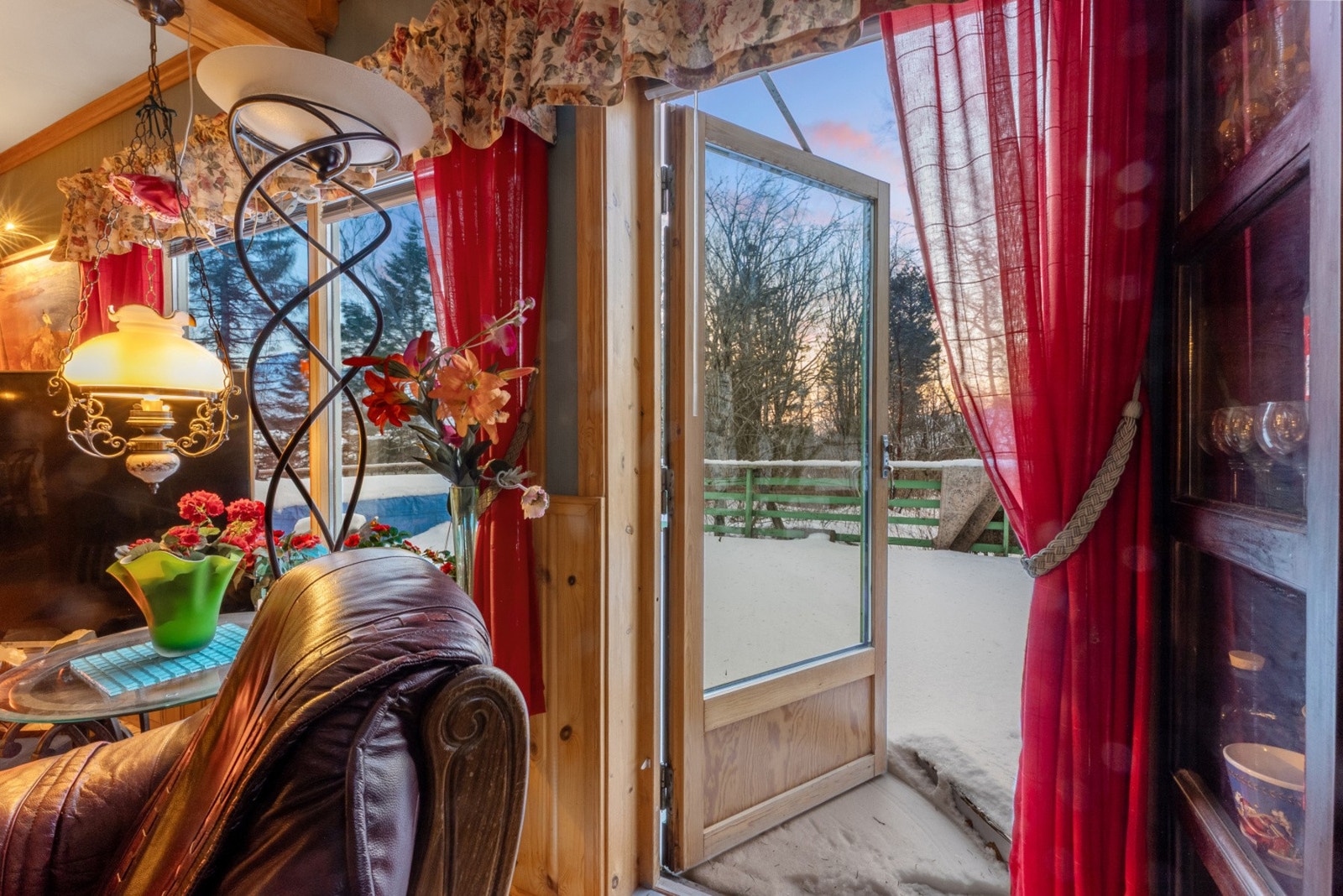 Fra stuen er det også utgang til balkong Galleribilde