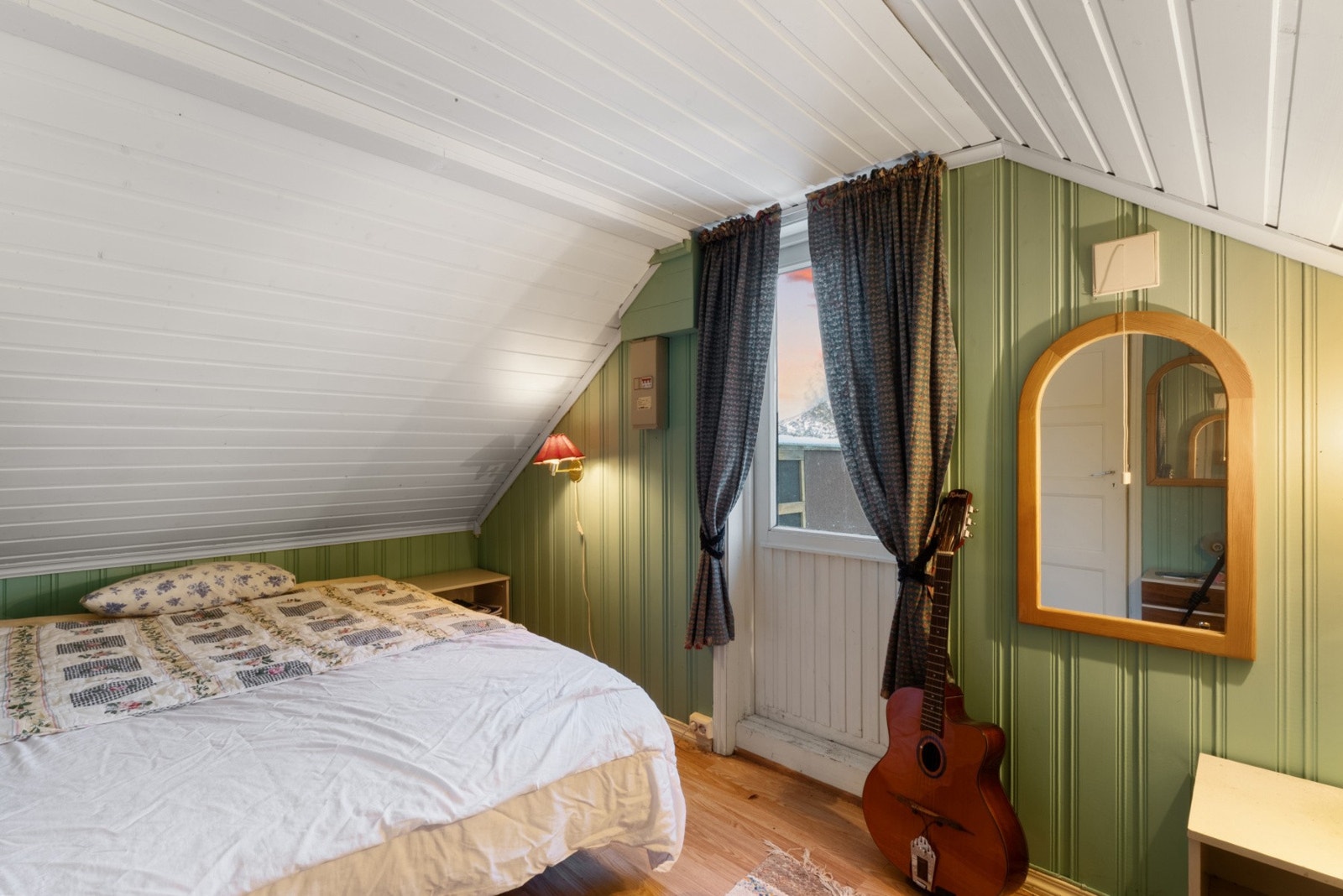 Her er det 2 soverom av fin størrelse Galleribilde