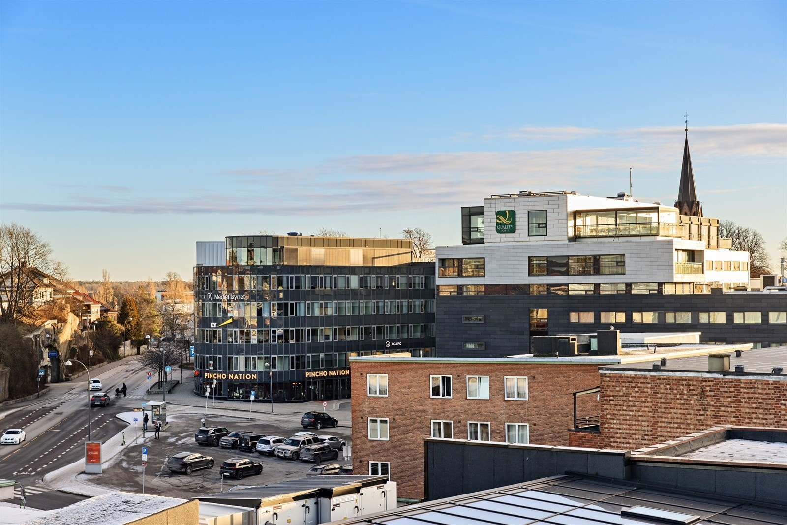 Her kombineres pulserende byliv med intime uterom, og området har høstet stor anerkjennelse for arkitektur, design og det som omtales som fremragende byreparasjon - med referanser til kjente bydeler som Brooklyn i New York. Galleribilde