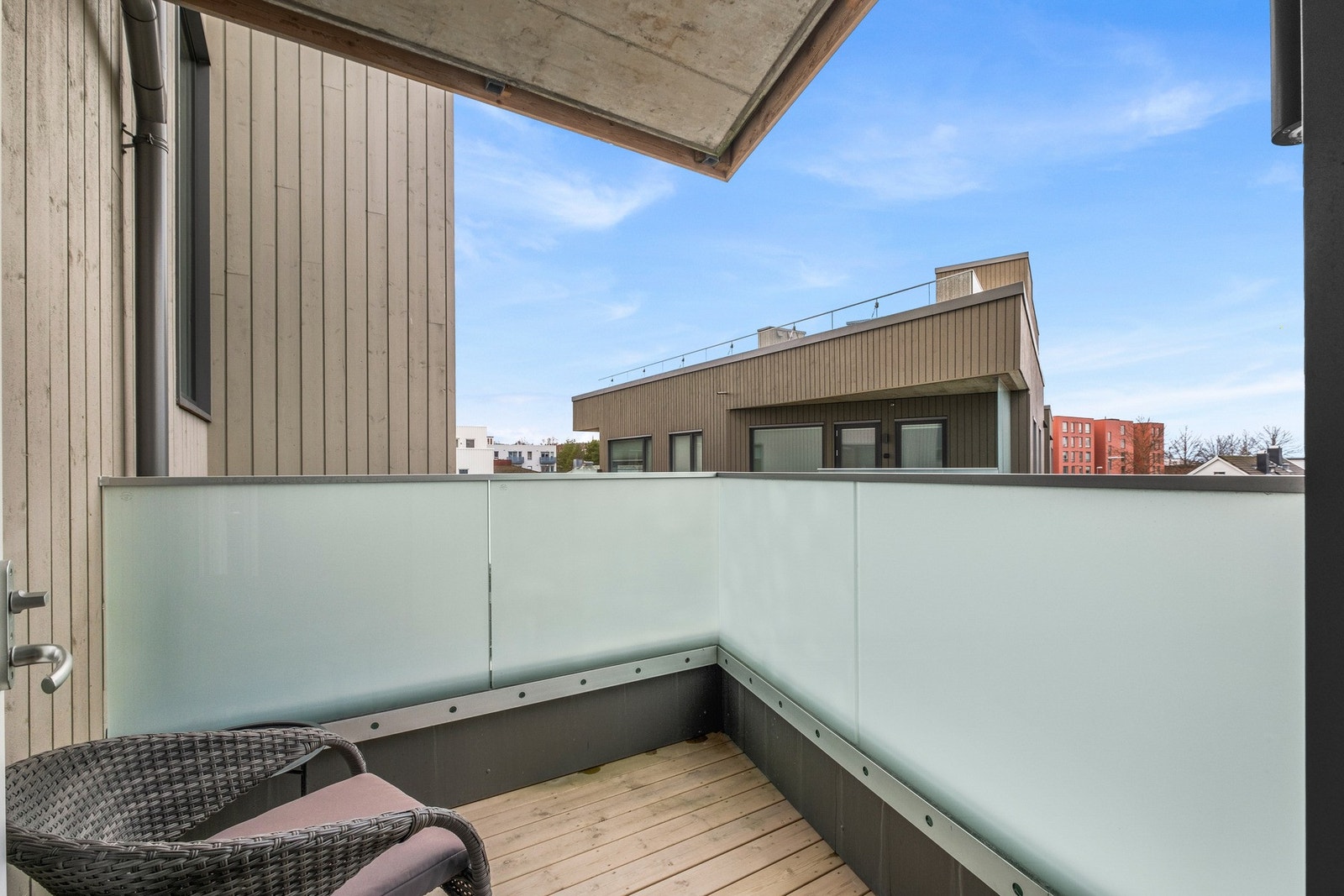 Sørvendt balkong på ca 4kvm. Galleribilde