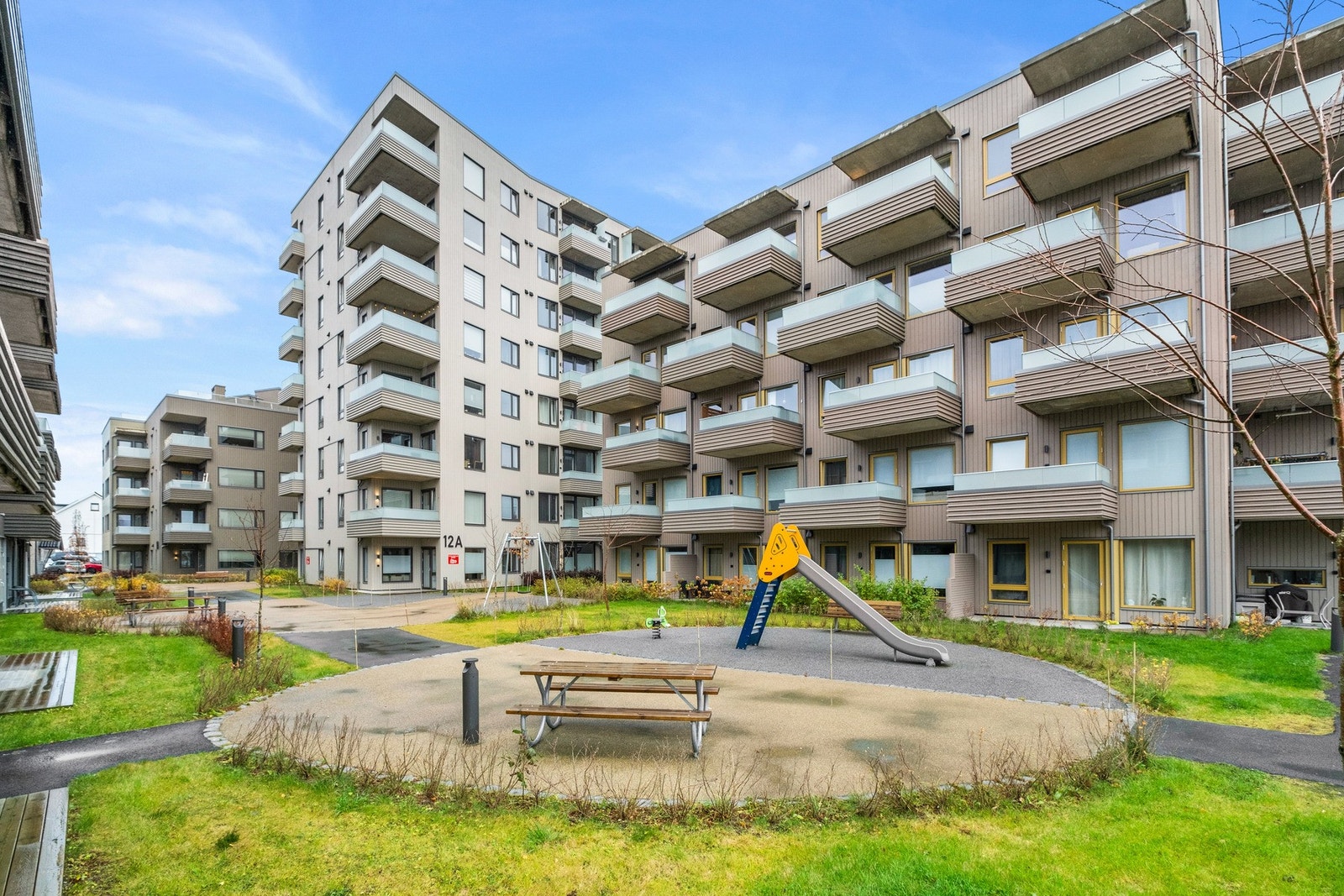 Ute i fellesarealene har du en lekeplass. Galleribilde