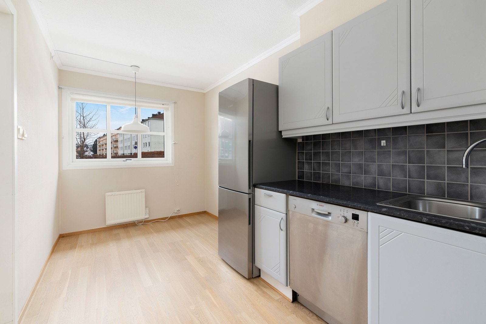 Plass til spisebord på kjøkken. Galleribilde