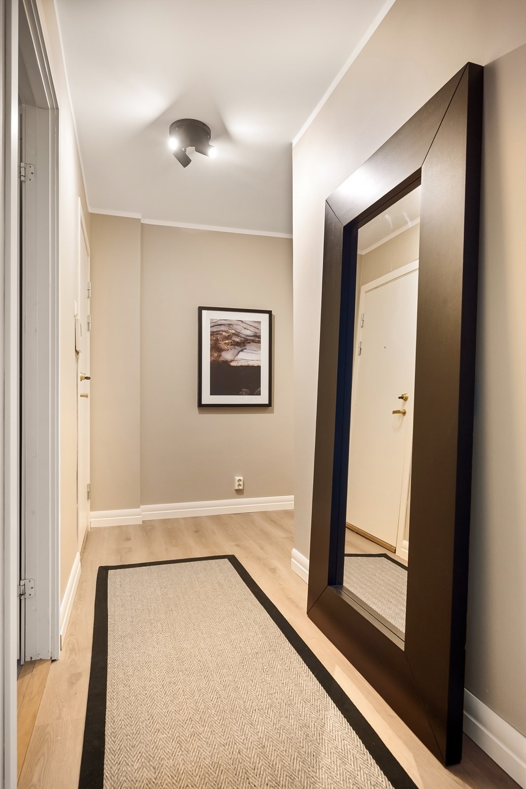 Takk for besøket! Vi avslutter med en runde i nabolaget. Galleribilde