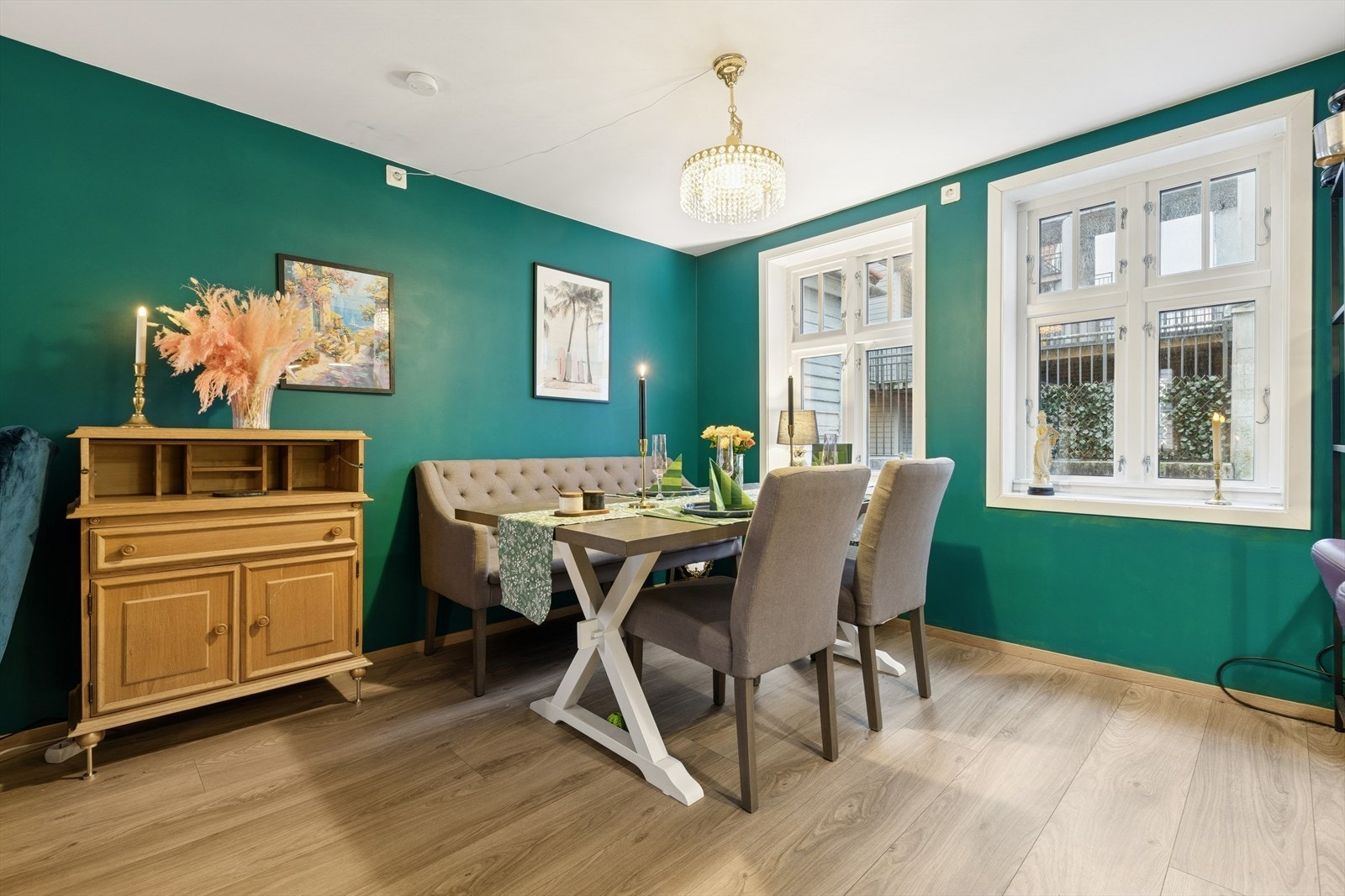 God plass til spisebord. Galleribilde