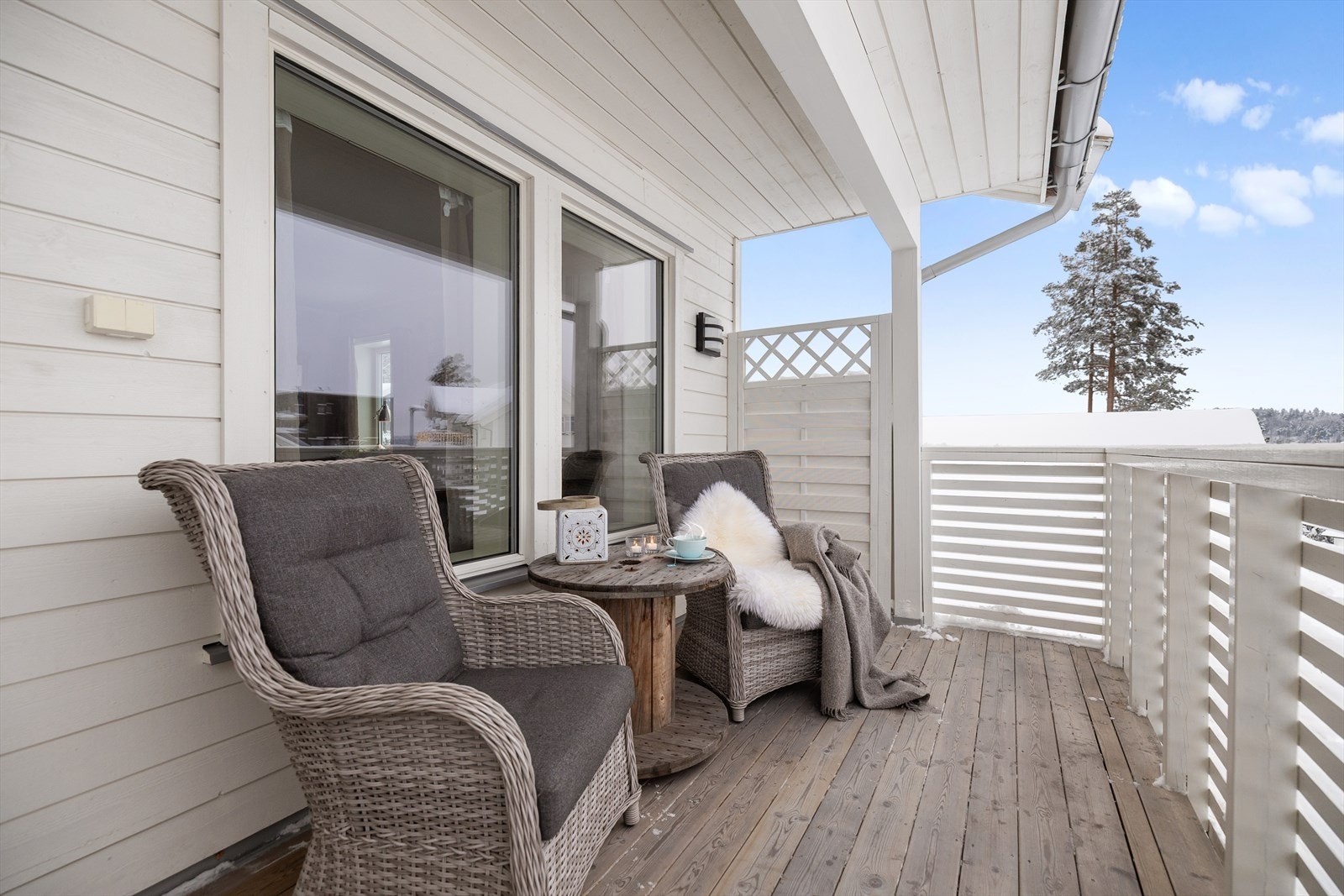 Impregnert terrassegulv gir en solid og værbestandig overflate. Galleribilde