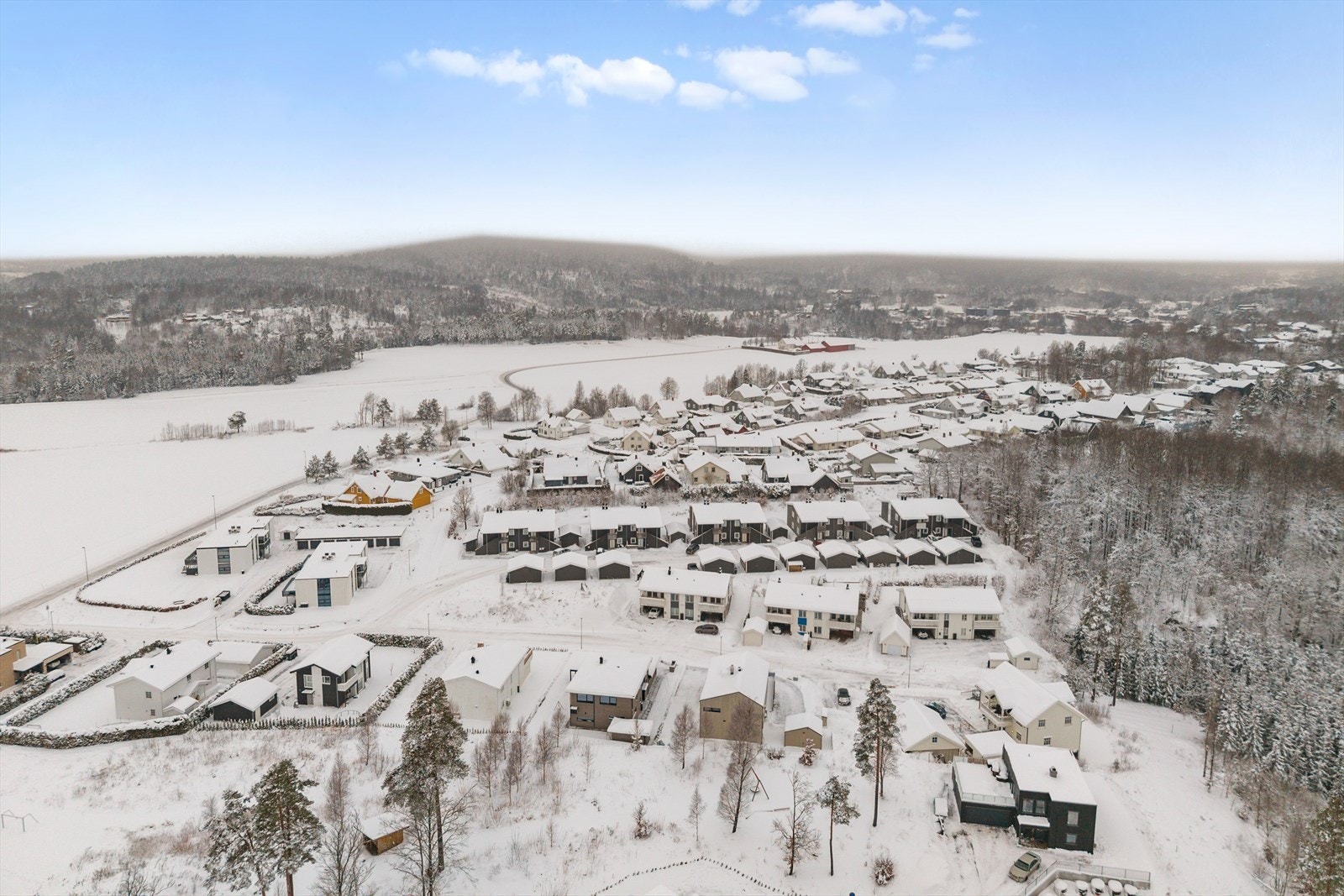 Boligen ligger i et rolig område med nærhet til naturen. Galleribilde