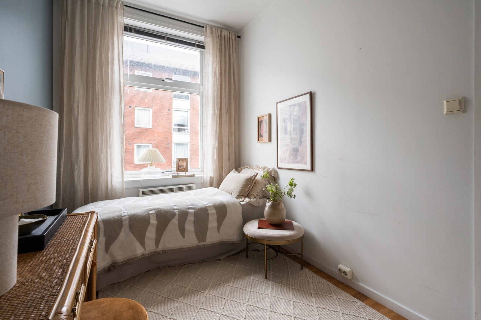 Også dette soverommet er av god størrelse og kan enkelt møbleres etter behov. Galleribilde