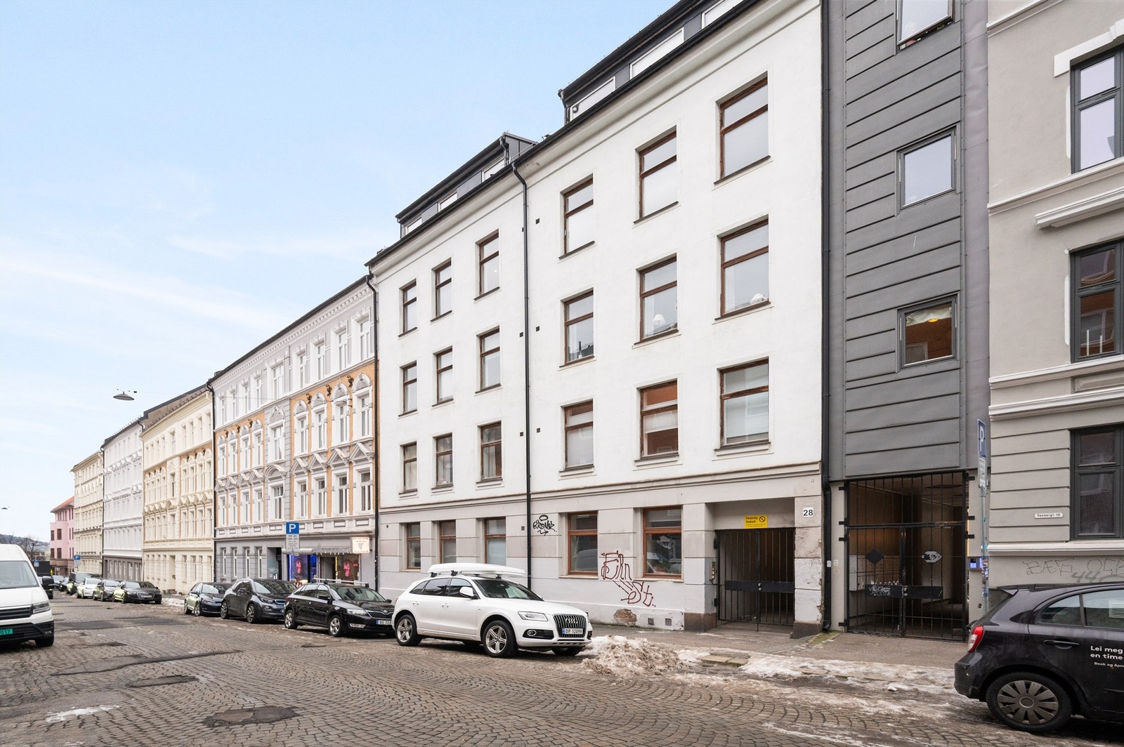 Sentral beliggenhet med svært godt kollektivtilbud fra Dælenenga og Birkelunden like ved. Galleribilde