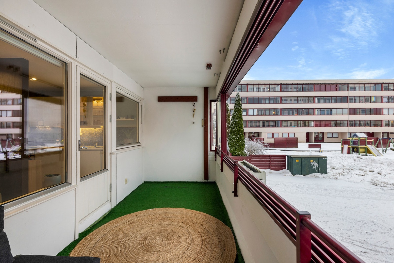 Med et gulvareal på ca. 10 m² er det plass til utemøbler og mulighet for å skape en hyggelig uteplass Galleribilde