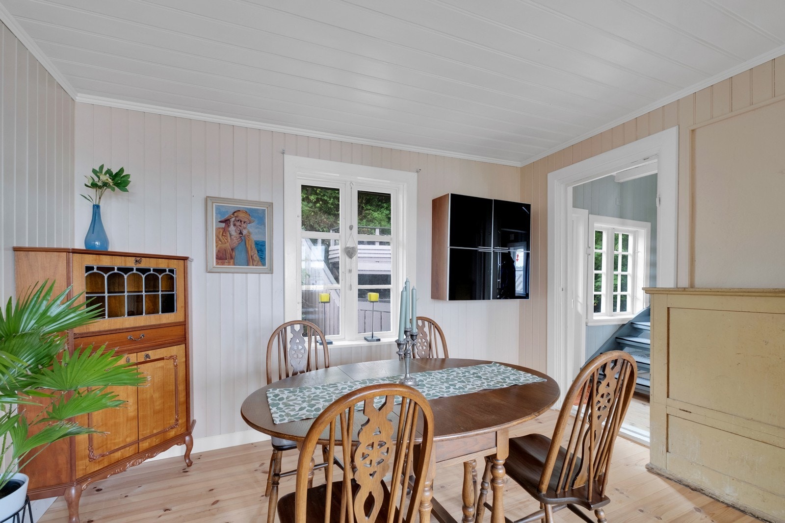 God plass til spisestue. Galleribilde