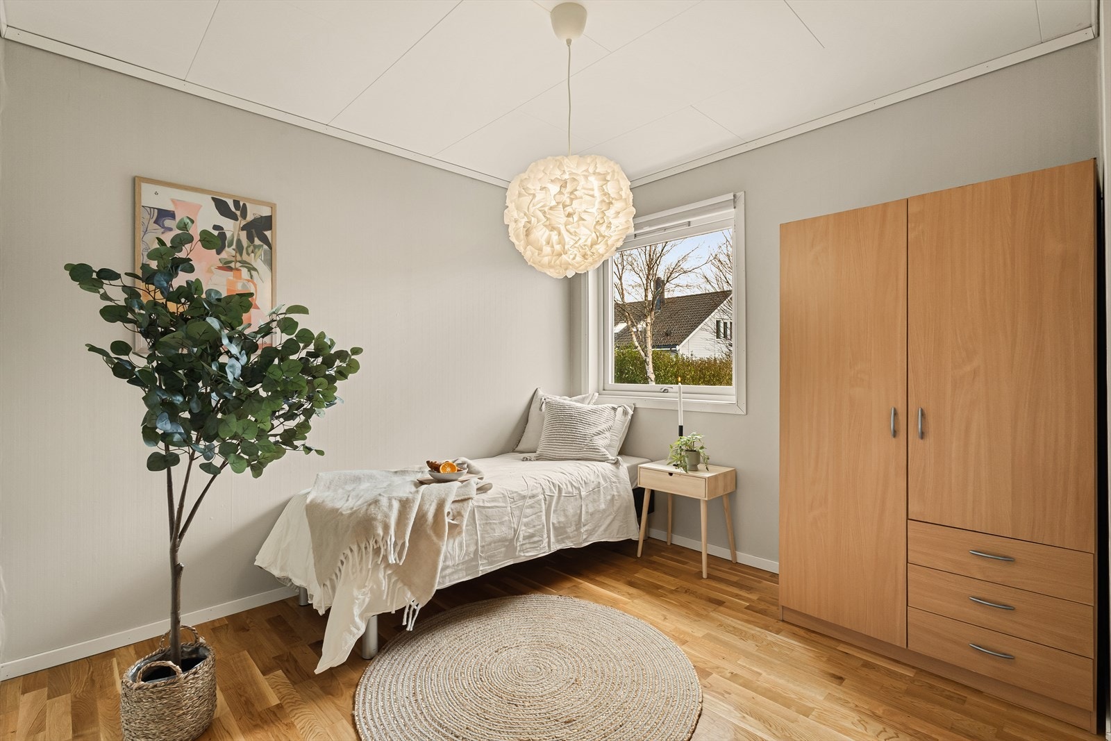 - Boligens tredje soverom har også god plass til seng og annet møblement - Galleribilde