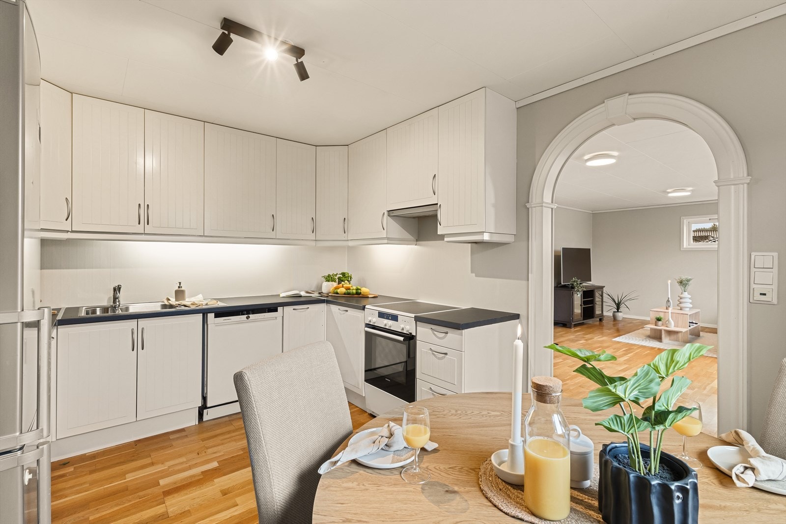 - Merk den gode skap- og benkeplassen som sørger for optimale arbeidsforhold - Galleribilde