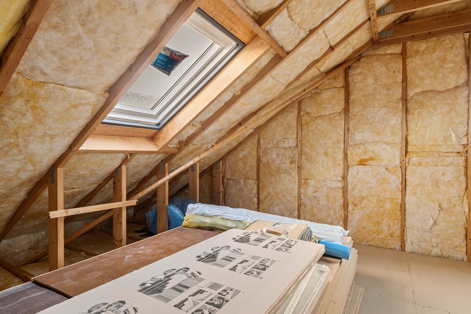 - Stort potensiale til innredning for ekstra boareal, forutsatt søknad til kommunen uten noen garantier for at det blir godkjent - Galleribilde