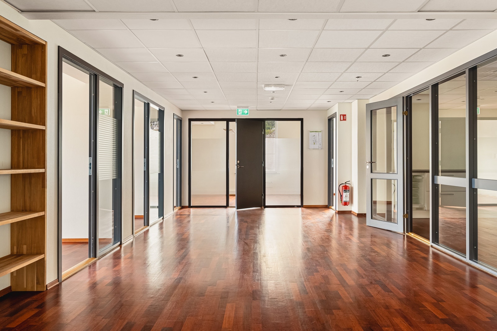 Lokale 3
Tilsvarende lokale også ledig i etasjen over.
Disse kan slås sammen med trapp v/behov. Galleribilde