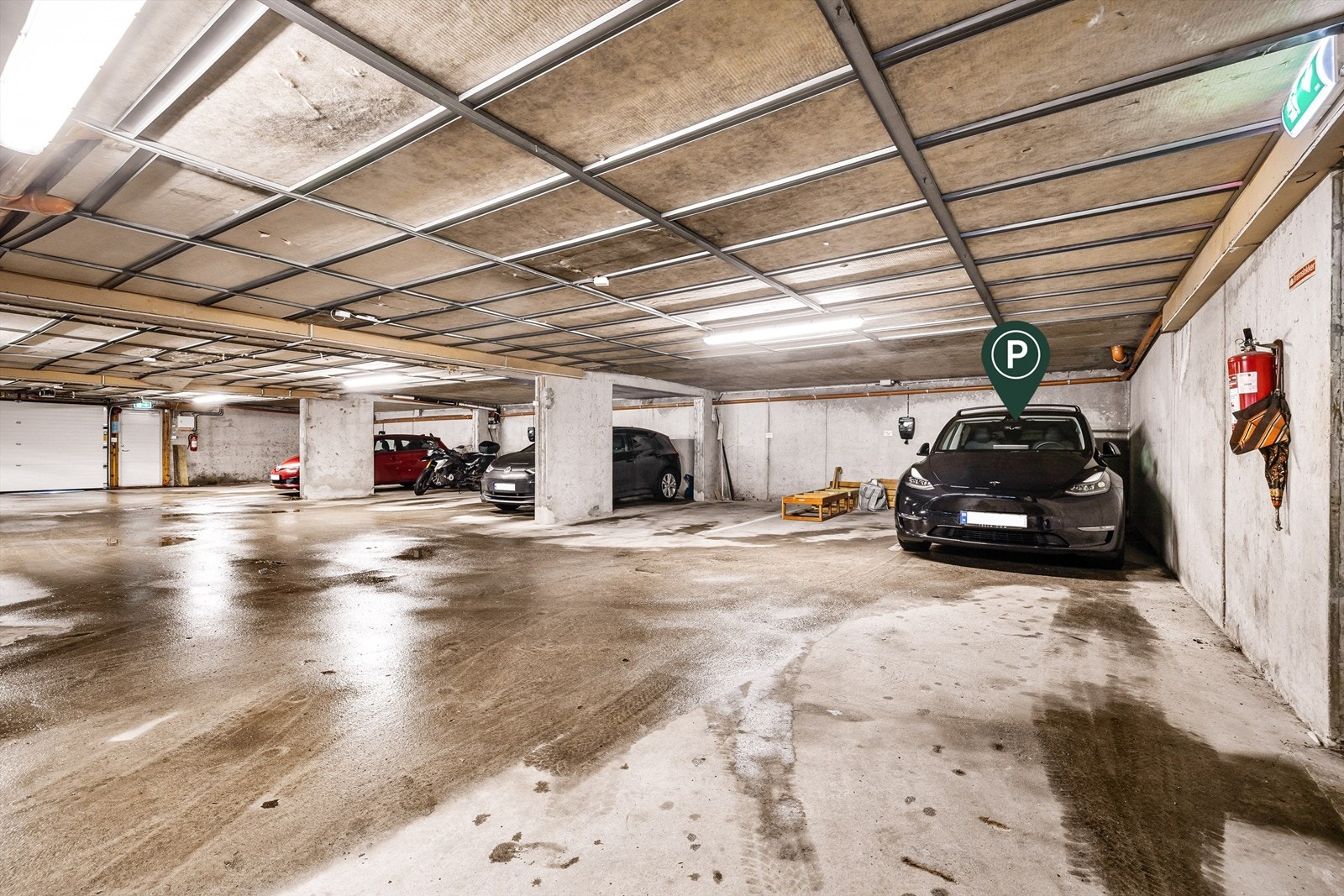 - Garasjeplass med elbil lader medfølger - Galleribilde