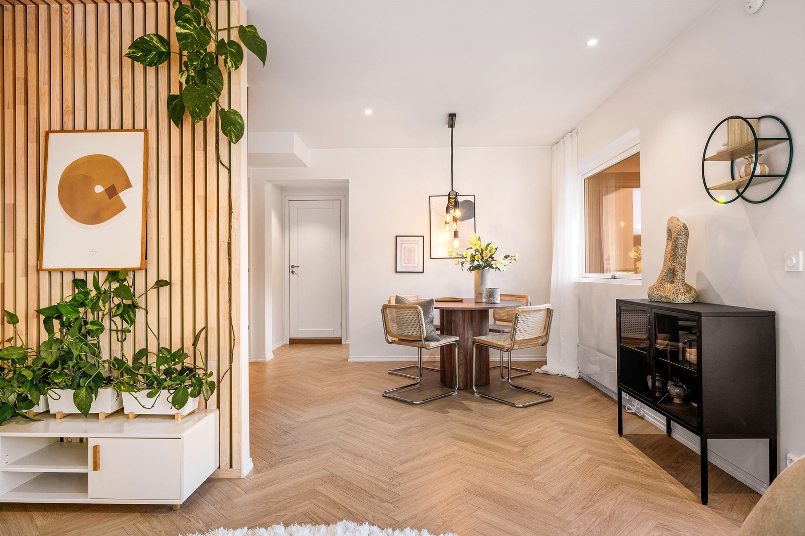 - God plass til spiseavdeling - Galleribilde