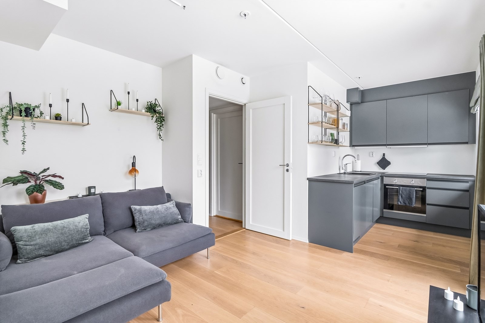 Velkommen til Åsheimkroken 4, presentert av Magnar Steen i Nordvik Bolig! Foto: Stefan Borup Galleribilde