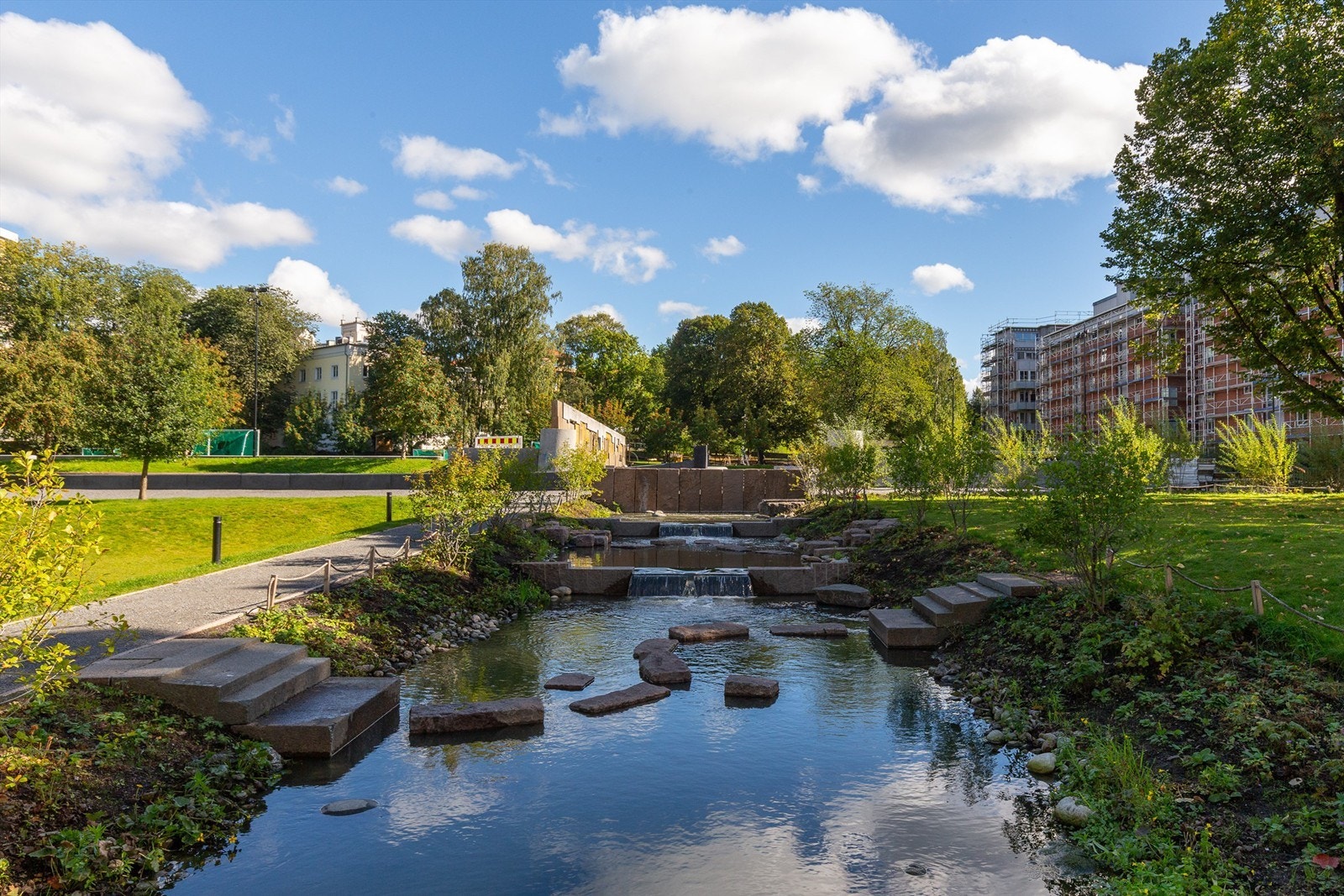 Klosterenga park er en skulpturpark i bydel Gamle Oslo. Parken er en opplevelsespark med kunst, vann og grønne områder for store og små. Galleribilde