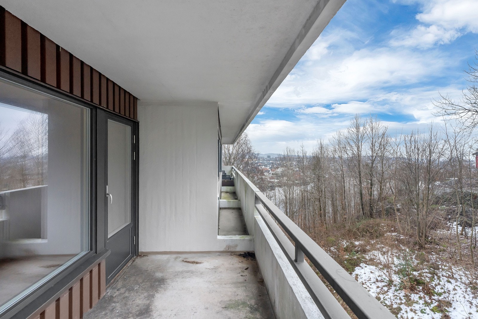 Tilbaketrukket med takoverbygg Galleribilde