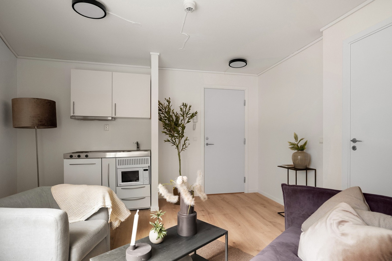 Svært lave felleskostnader som inkluderer Ákonto strøm, oppvarming, varmtvann og TV/internett. Galleribilde