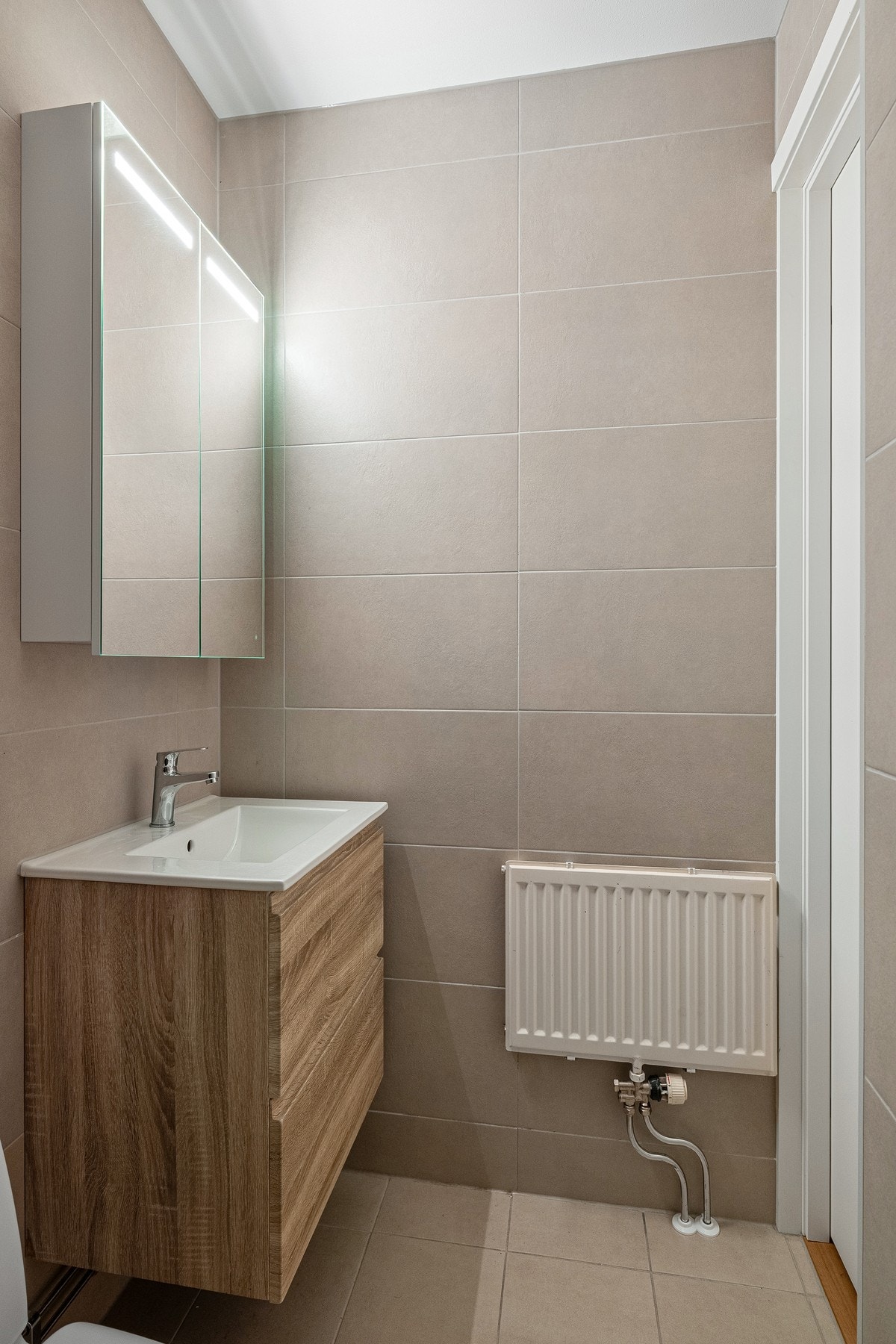 Badet har radiator som varmekilde. Galleribilde