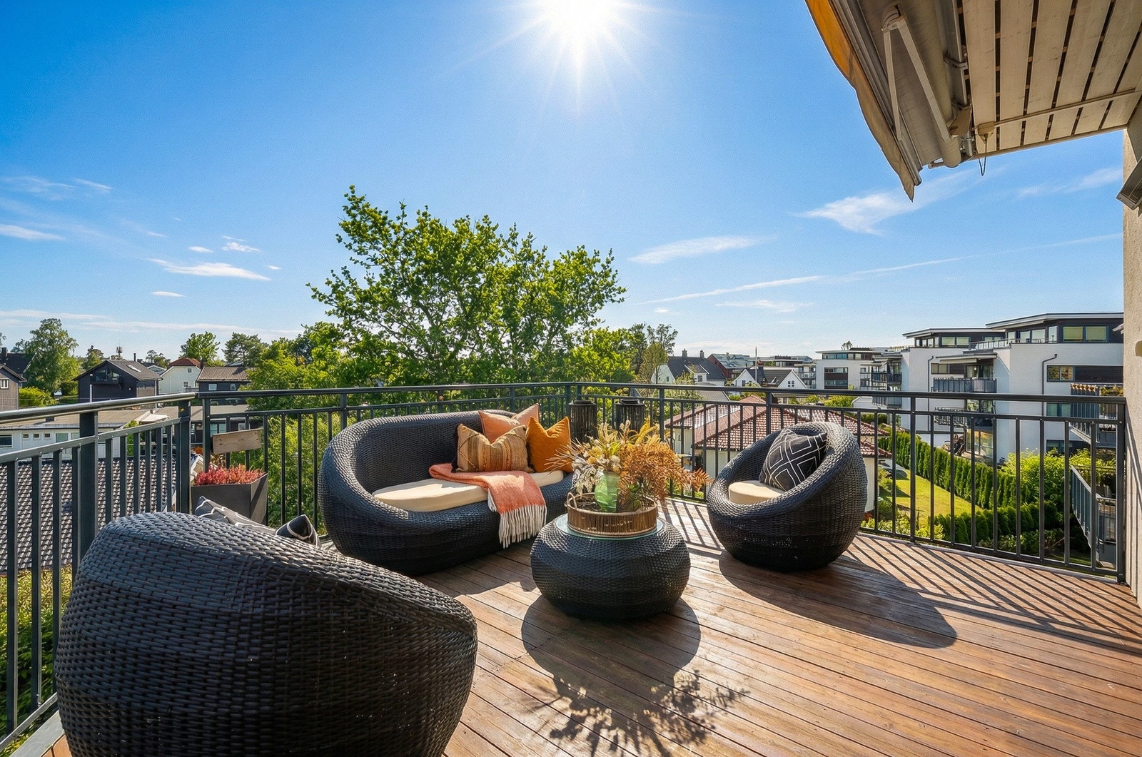 - Velkommen til Holtveien 3B - 'AI sommer', foto: Zovenfra Galleribilde