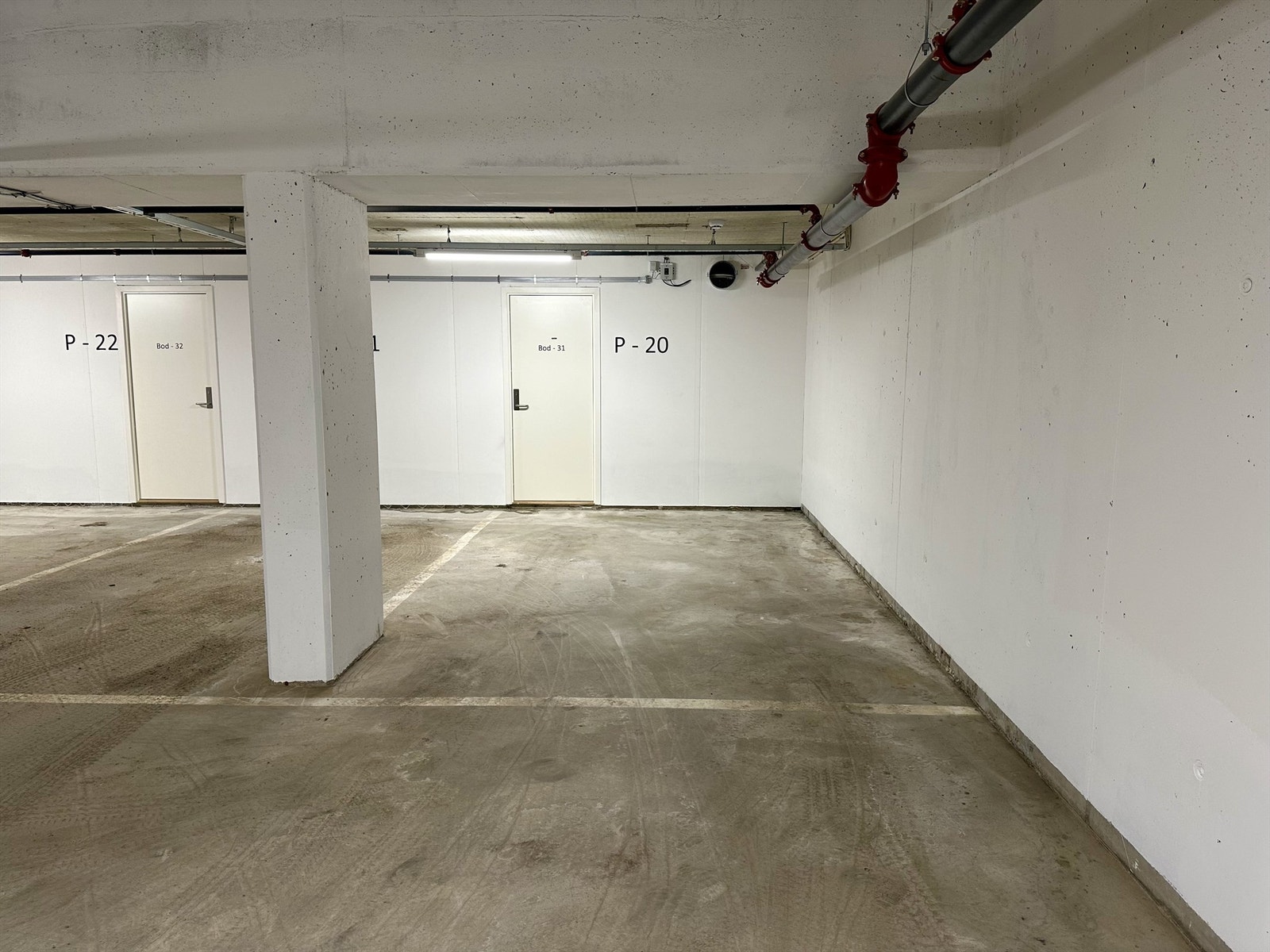 Medfølgende bruksrett på endeparkering i felles garasje Galleribilde