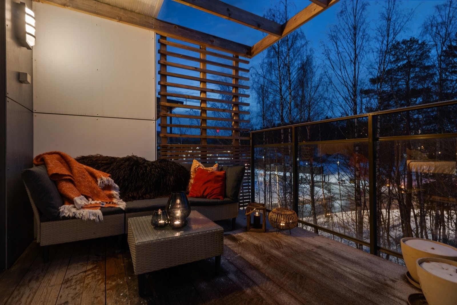 Fra stuen er det utgang til herlig skjermet balkong Galleribilde