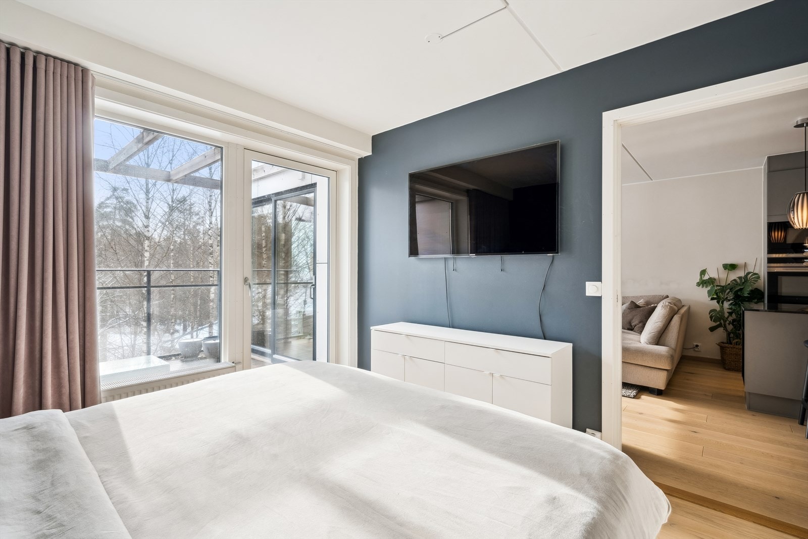 Hovedsoverommet har fint utsyn mot rolige omgivelser Galleribilde