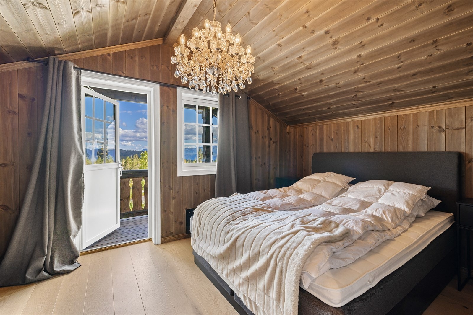 Soverommet oppe Galleribilde