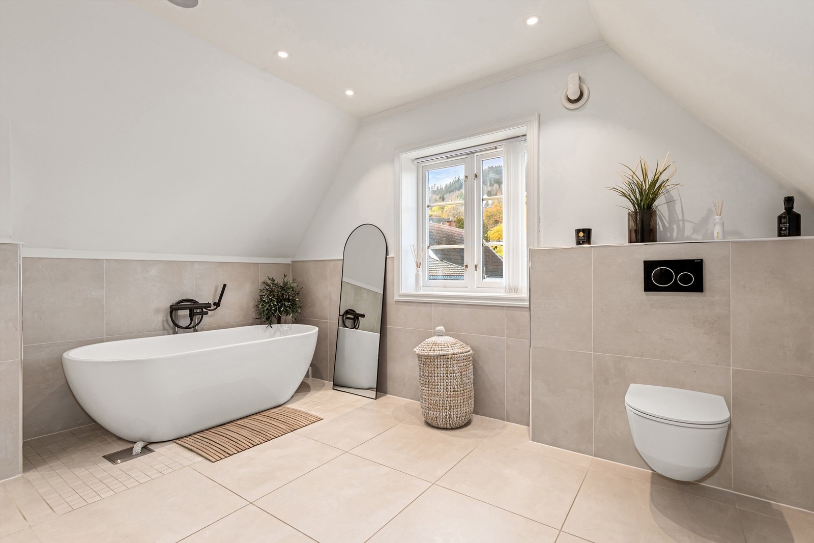 Meget delikat baderom, oppusset i 2019 Galleribilde