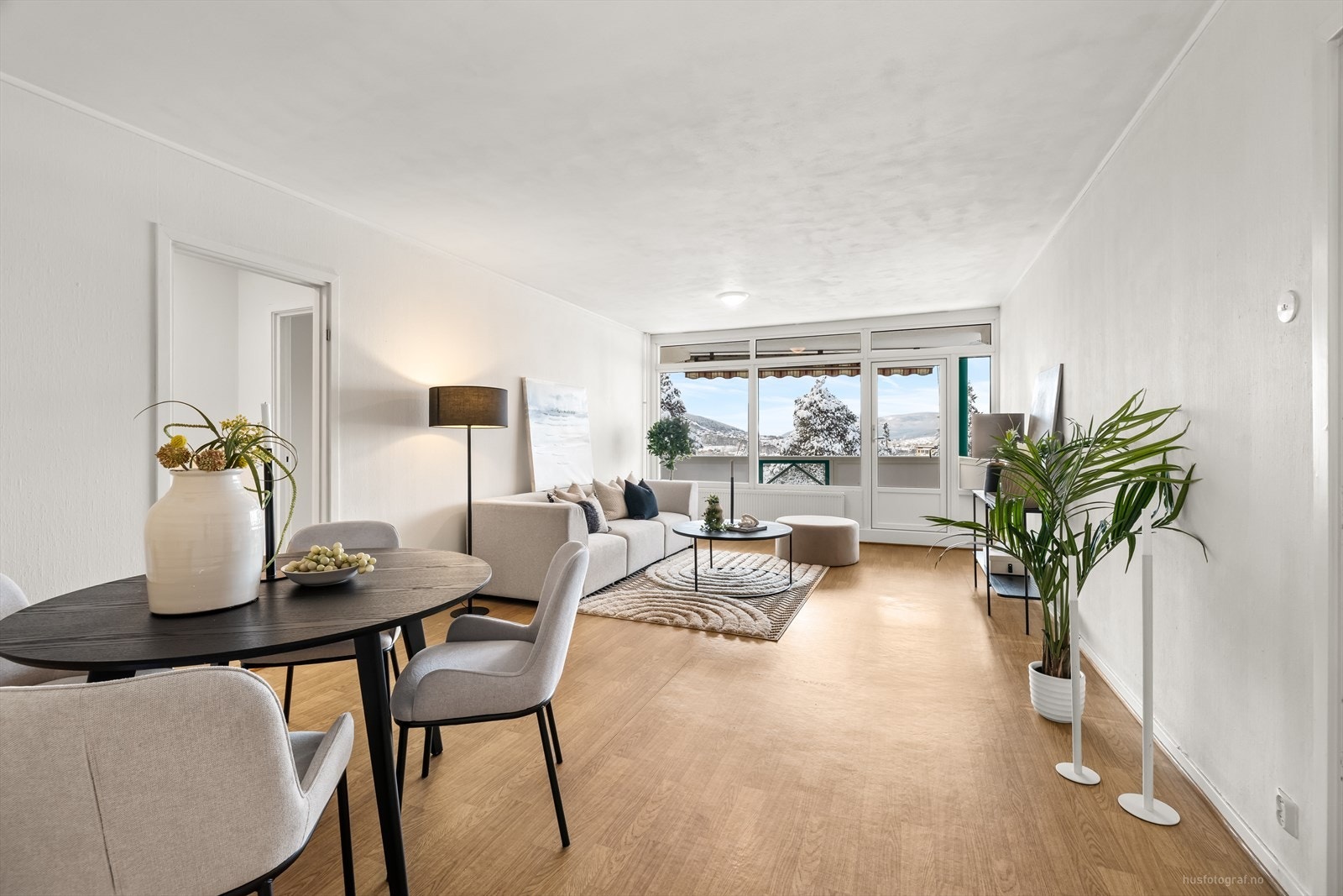 Fra leiligheten er det fantastisk flott utsikt mot Drammen sentrum og elven! Galleribilde