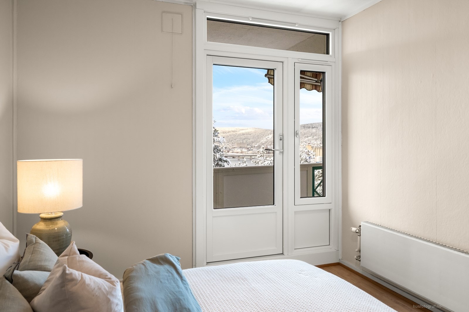 Utgang fra hovedsoverom til balkongen. Galleribilde