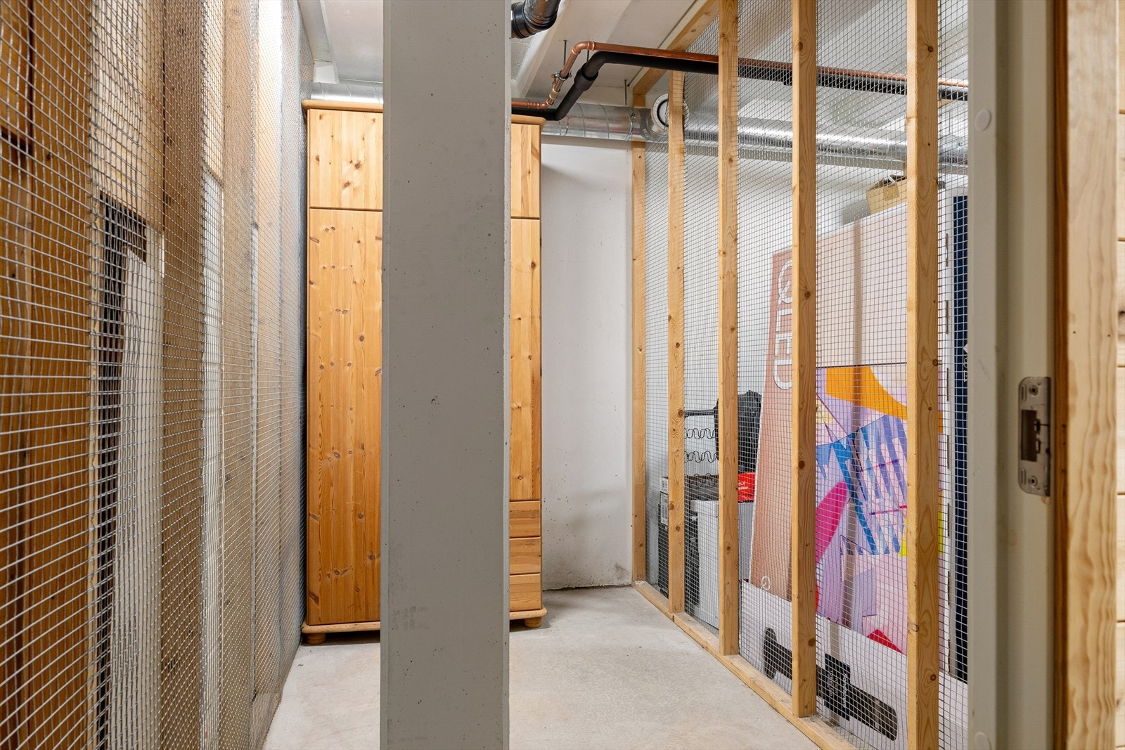 Videre disponerer leiligheten en sportsbod i garasjeanlegget. Galleribilde