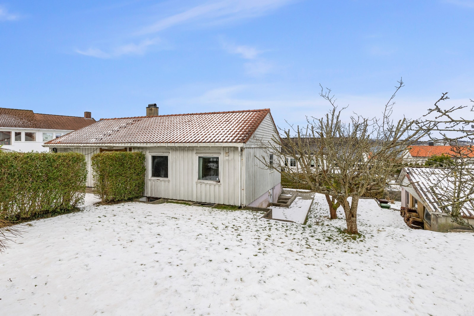 Tomten byr på flere soner for ulike utendørsaktiviteter. (Foto: Marianne Lyse) Galleribilde