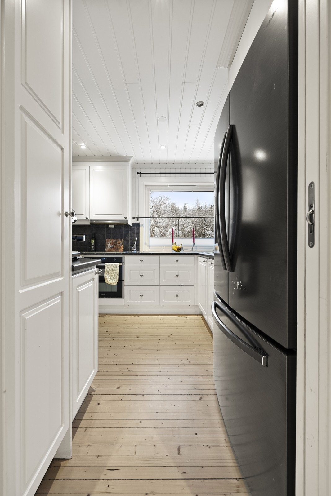 Kjøkkenet har en IKEA-innredning fra 2009. Galleribilde