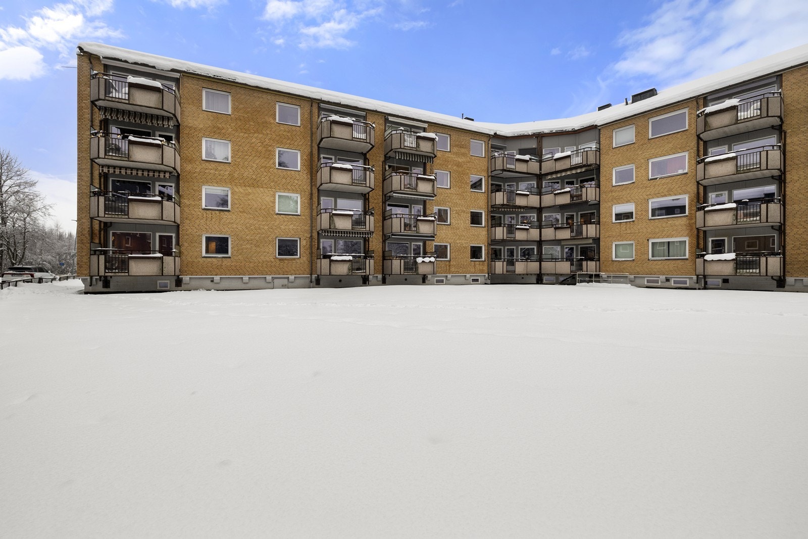 Fasaden fra bakgården. Galleribilde