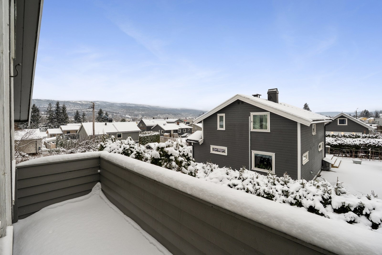 Utsikt fra balkongen i andre etasje. Galleribilde