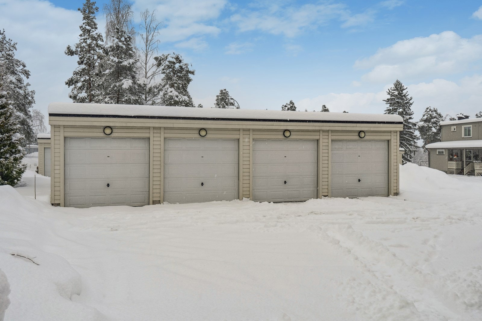 Borettslaget har garasjeanlegg fra 2010. Galleribilde