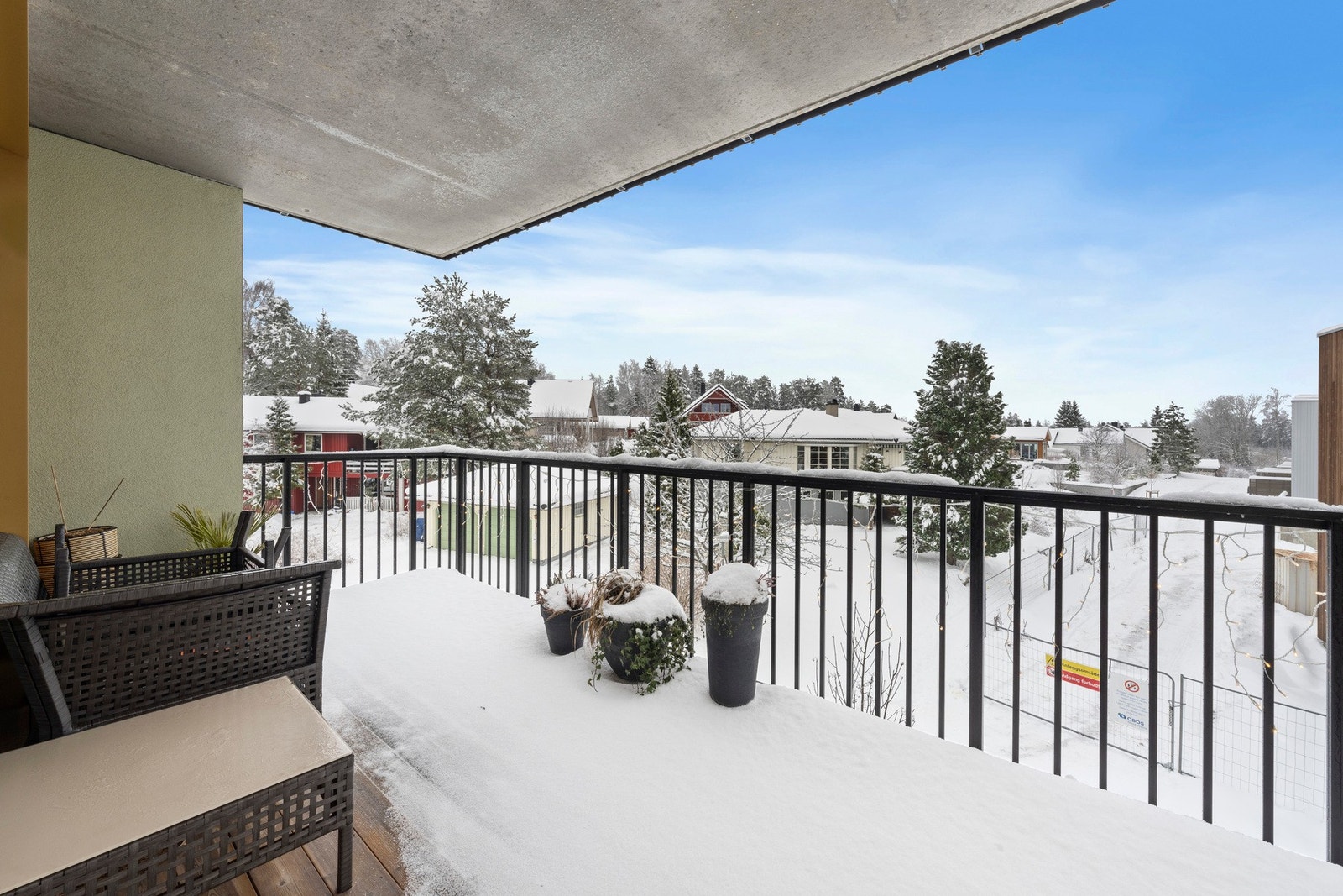 Balkongen er på 11 kvm og har god plass til diverse møbler samt grill. Galleribilde