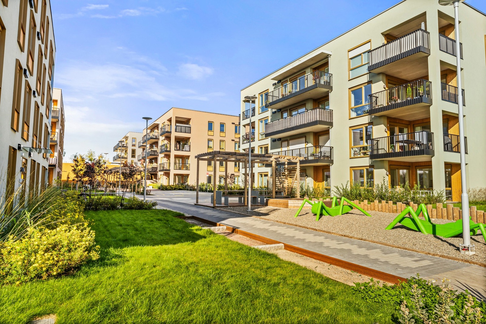 Tamburløkka byr på flotte utendørsområder med flere soner for aktiviteter, inkludert leketun, sykkelbane, frukthage og skogshage. Galleribilde