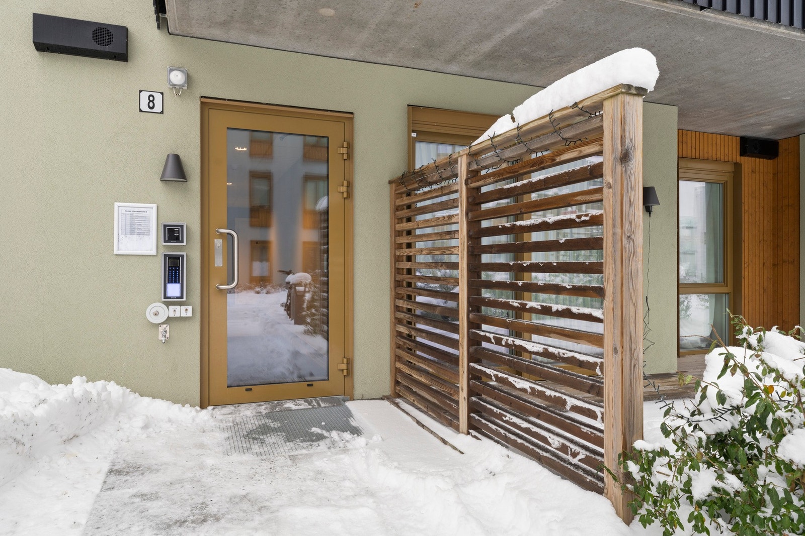 Leiligheten ligger kort vei fra Ski, buss rett utenfor området og kun 11 min til Oslo S! Galleribilde