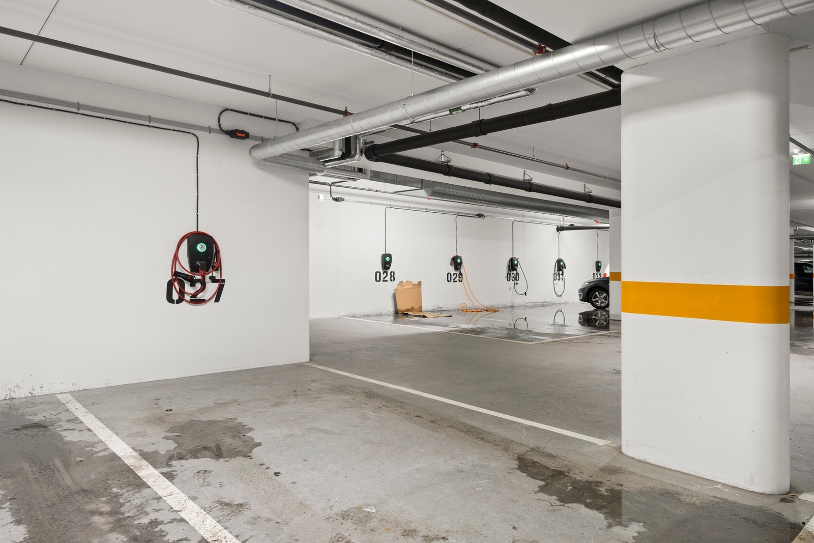 Det er mulighet til å kjøpe garasjeplass for kr. 300 000 + omk. Galleribilde