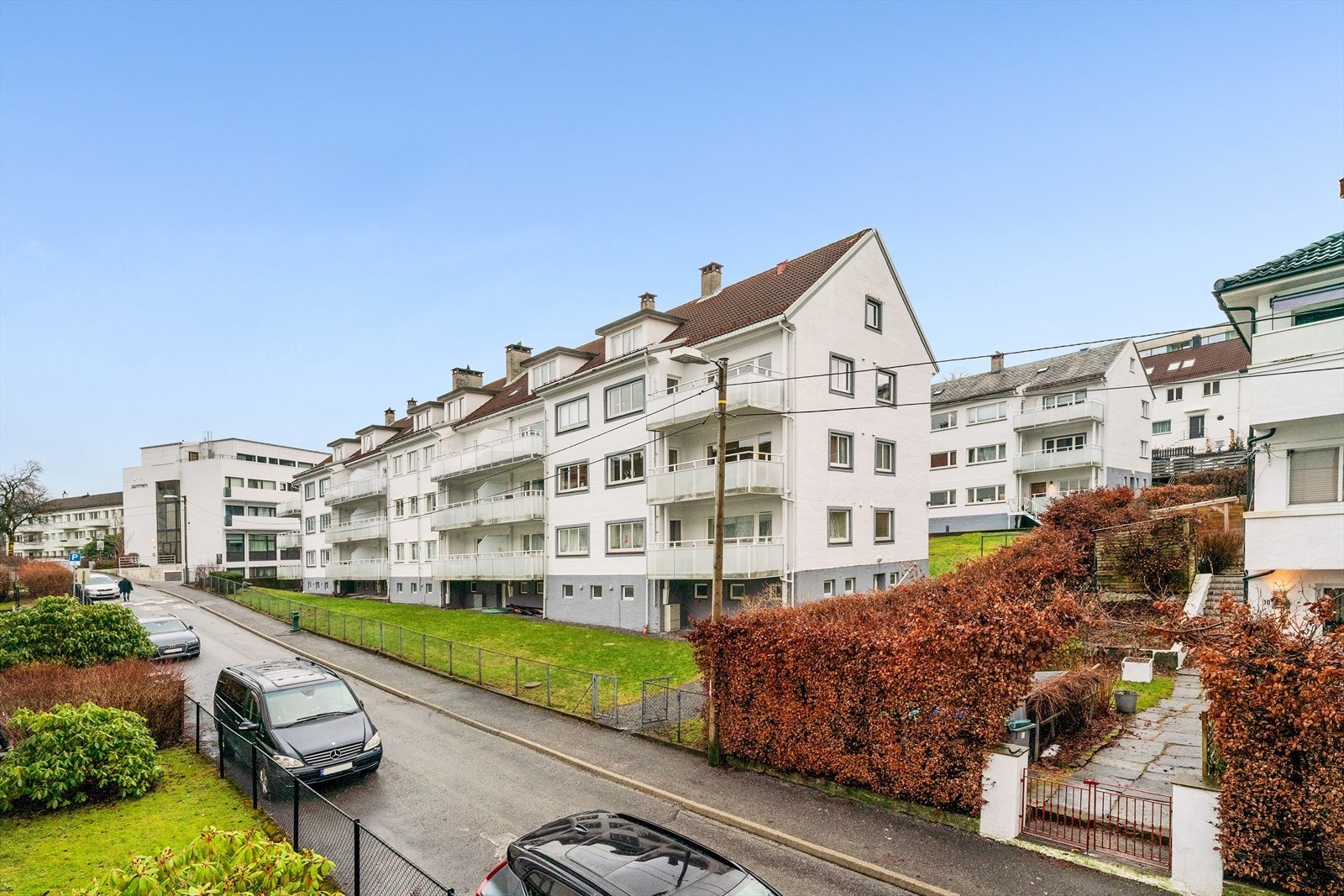 - Soneparkering i offentlig gate etter gjeldende bestemmelser - Galleribilde