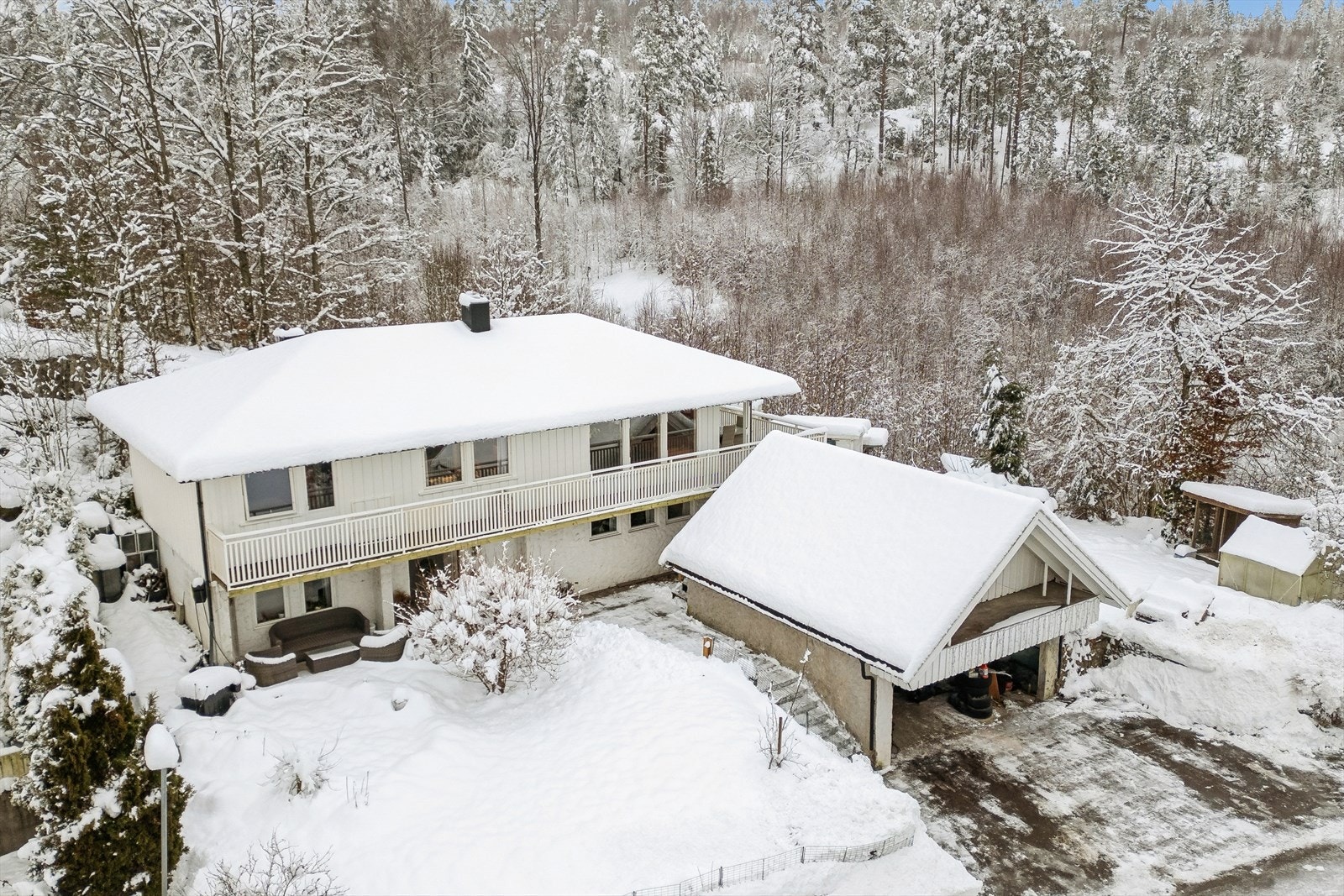 Boligen står på en festetomt på ca 672,6 m²- Bortfester er Sandefjord kommune. Galleribilde