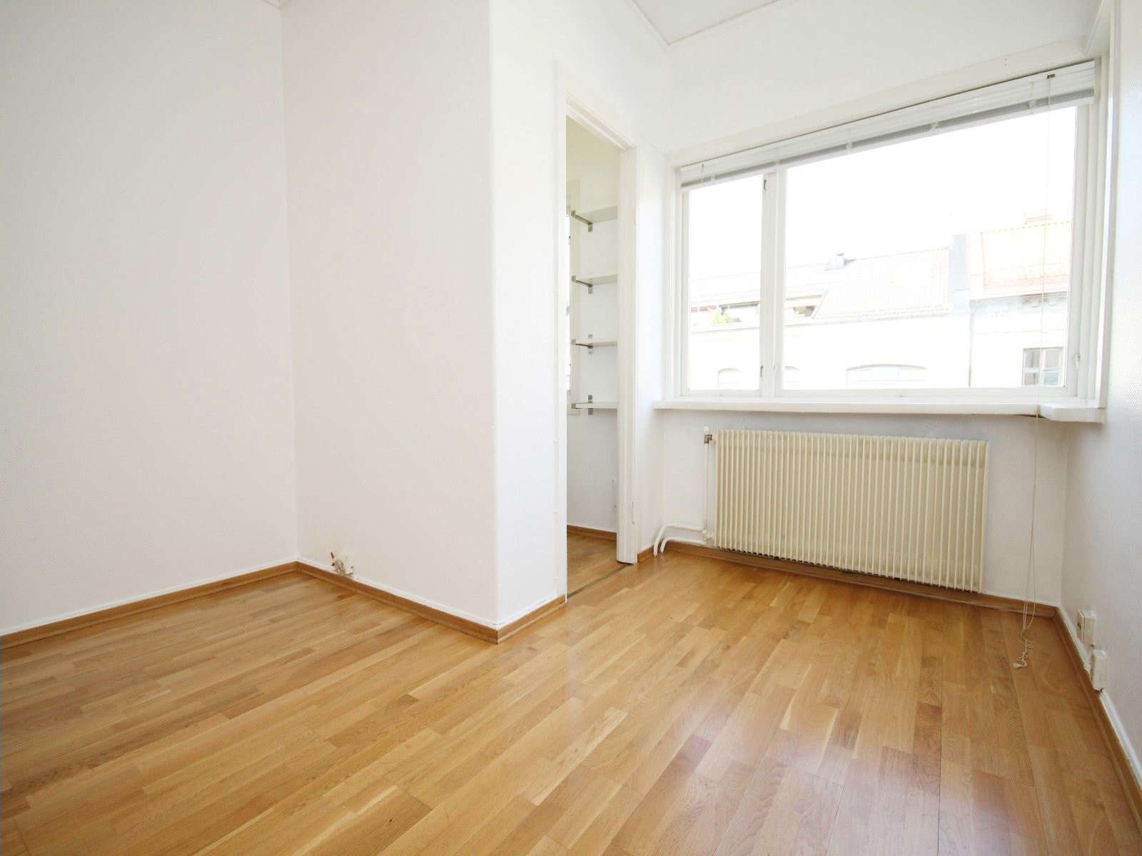 Lys stue / oppholdsrom/spisekrok - det har kommet nye vinduer i etterkant av bildet Galleribilde